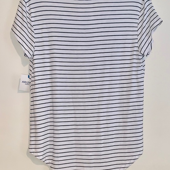 Arizona Jean Co. Oversized V-neck T-shirt NWT - Picture 6 of 7